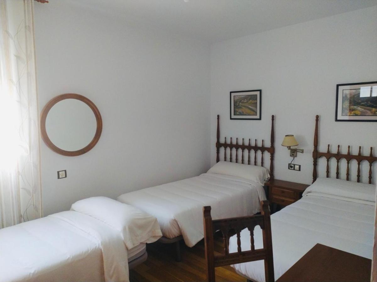 Hostal Pirineos Meliz Bielsa Zewnętrze zdjęcie