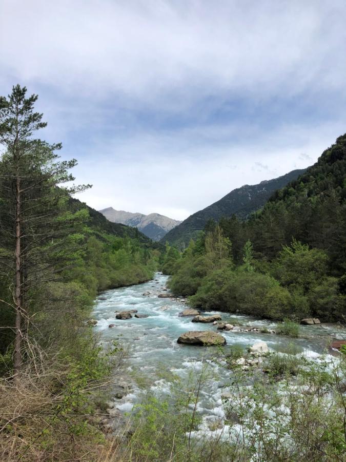 Hostal Pirineos Meliz Bielsa Zewnętrze zdjęcie