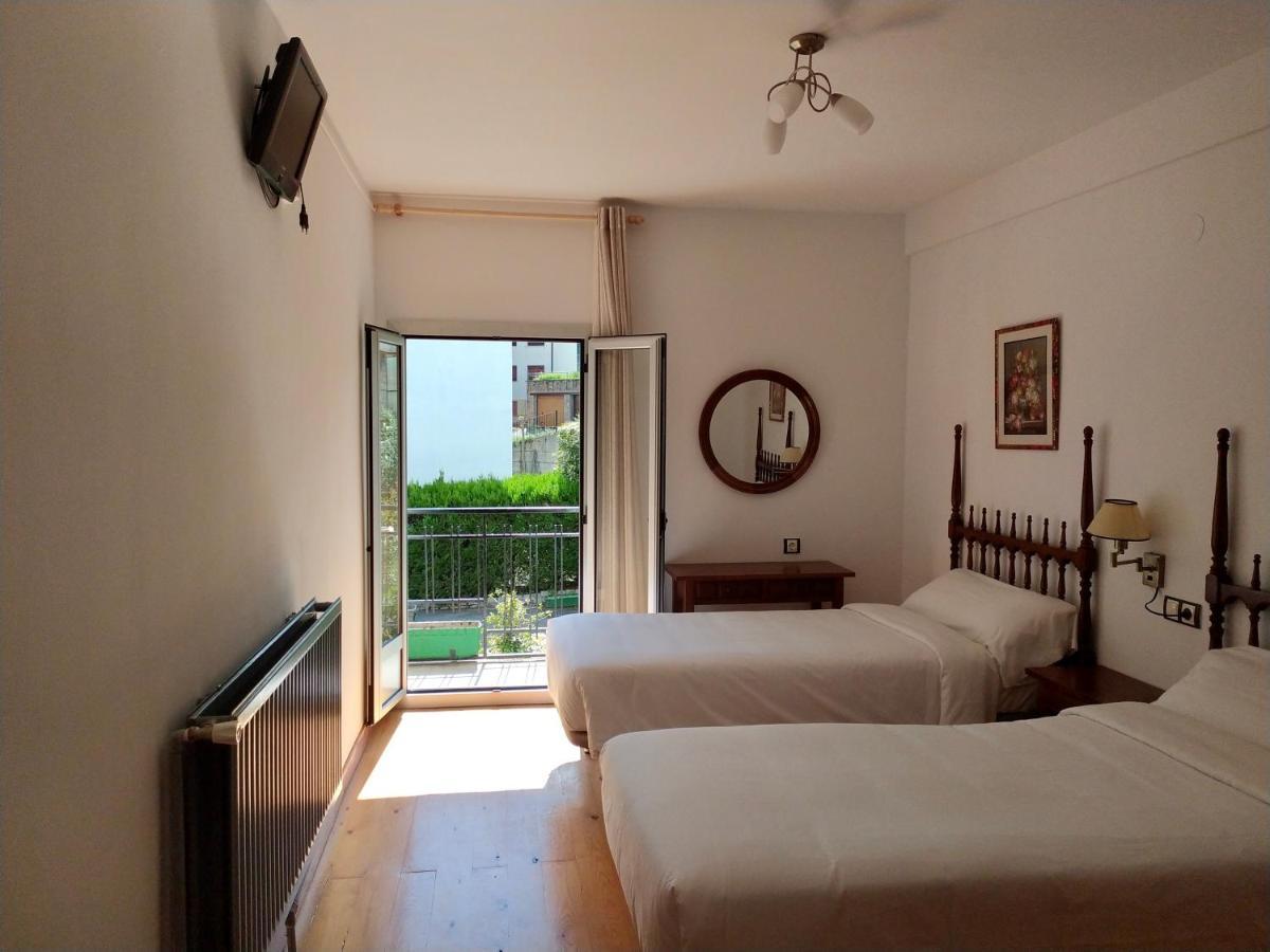 Hostal Pirineos Meliz Bielsa Zewnętrze zdjęcie